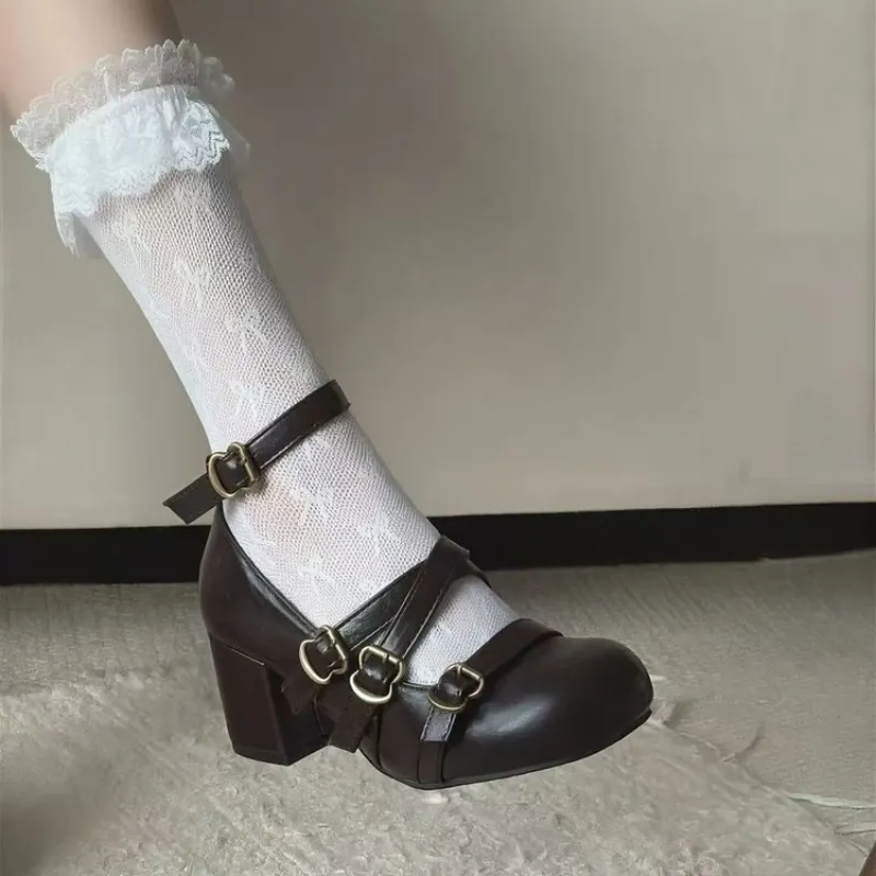 Women's Chunky Heel Mary Jane  - Patent Leather Pump recension och pris