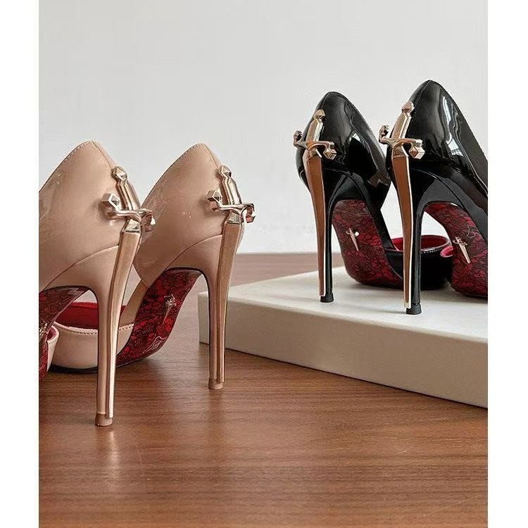 Side Empty Gold Scepter Nude H - Patent Leather Pump recension och pris