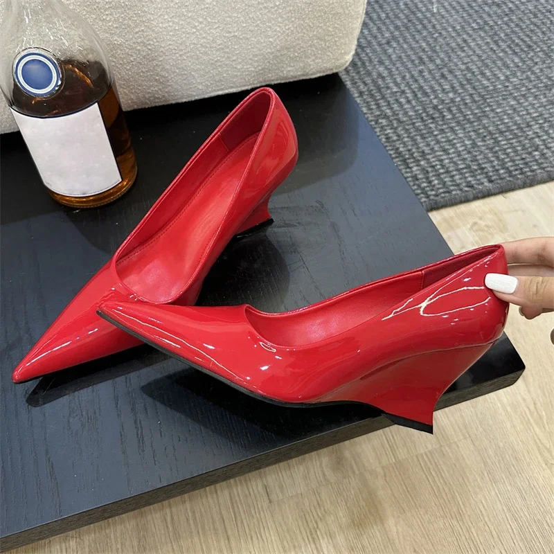 Aneikeh Design Wedges High Hee - Patent Leather Pump recension och pris