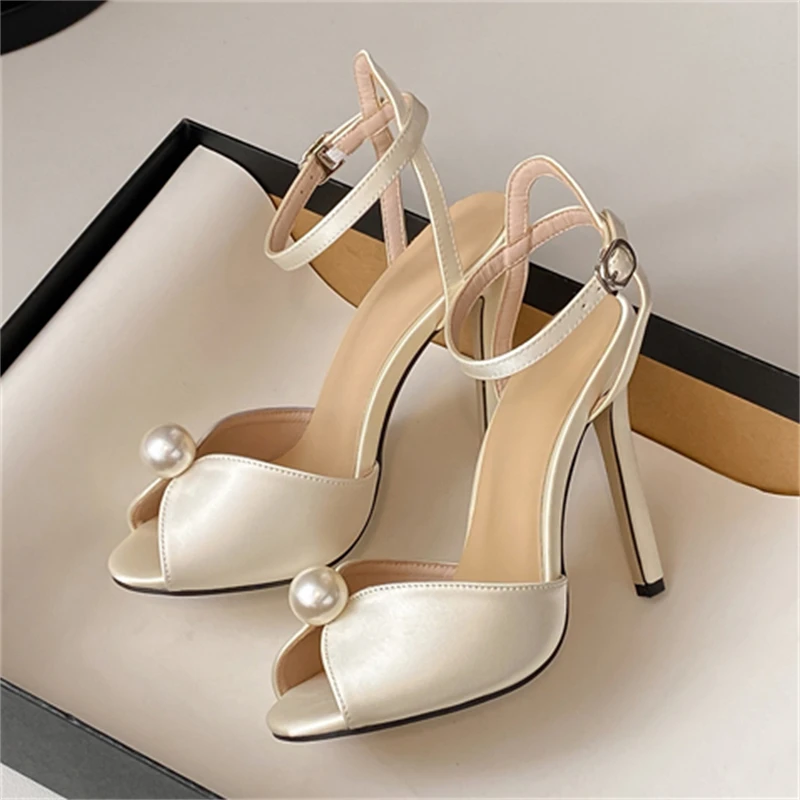 Eilyken Sexy String Bead Open  - Peep Toe Heels recension och pris