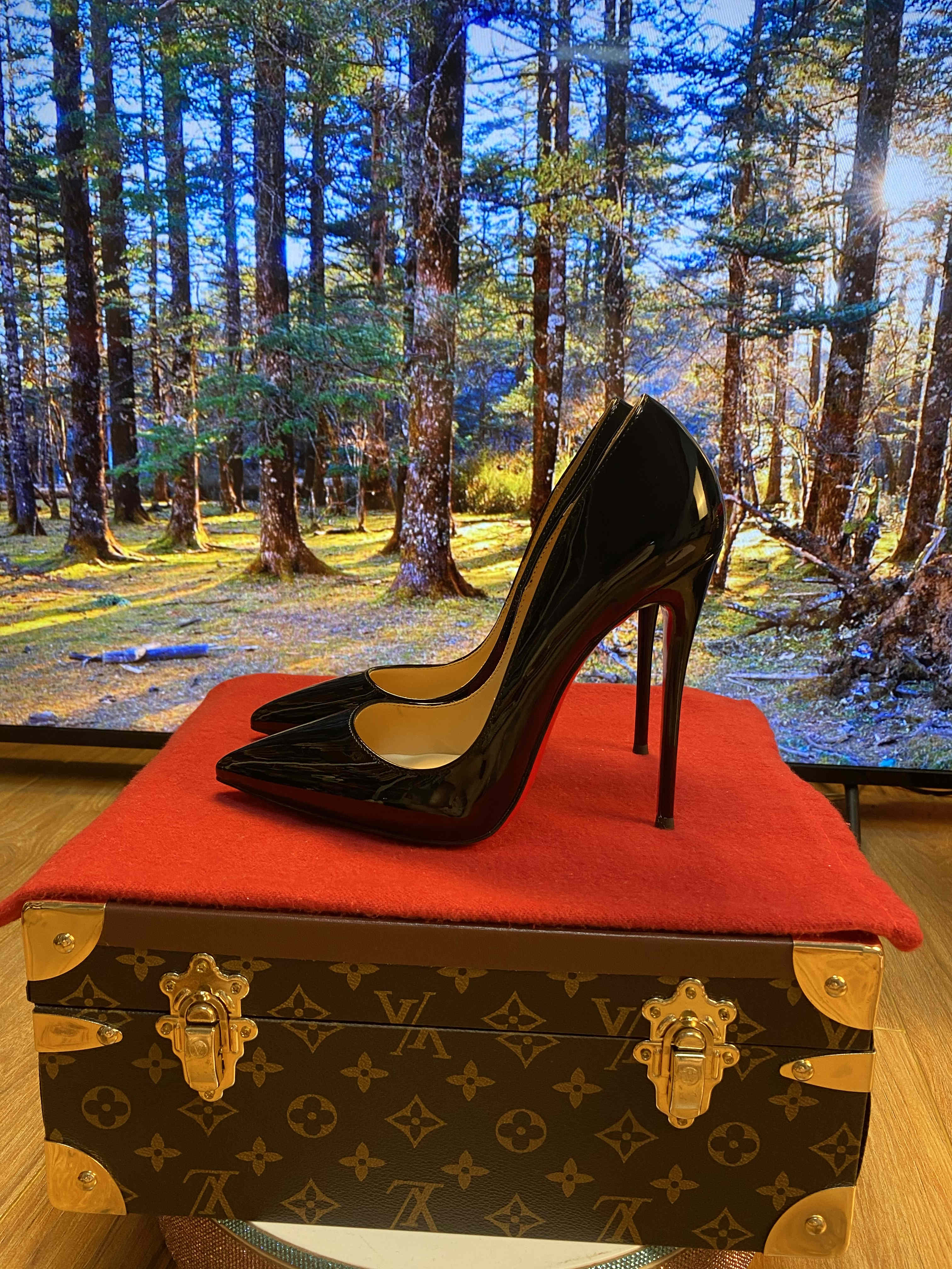 New shallow classic patent lea - Patent Leather Pump recension och pris